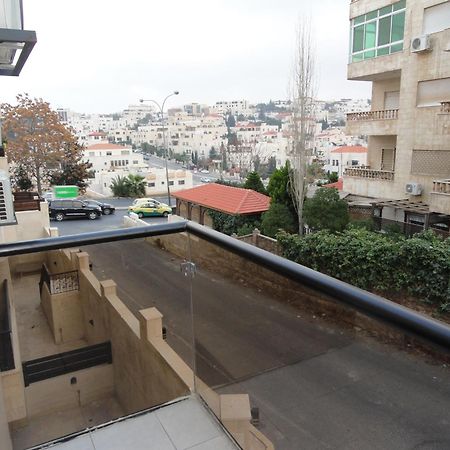 Dair Ghbar Apartment Амман Номер фото